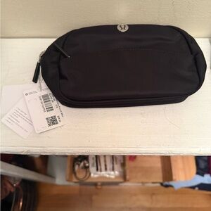 lululemon athletica city essential pouch mini